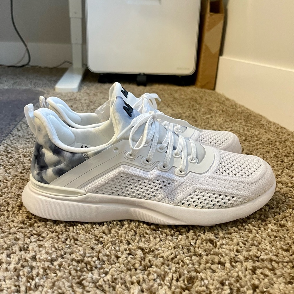 NEW NEVER WORN APL Techloom Tracer